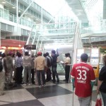 Schaulustige sammeln sich..